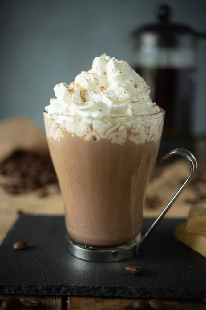 A side view of a mochachino drink