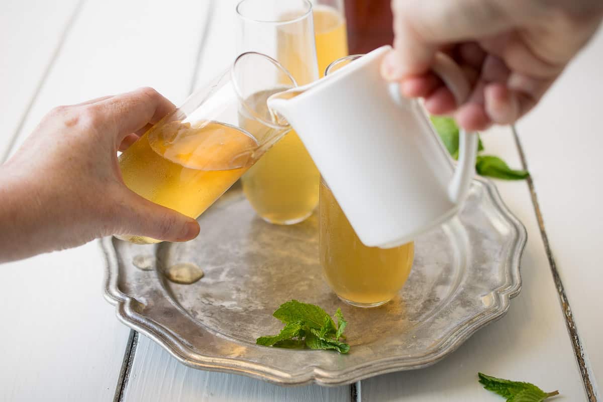 This Early Grey ginger spritzer is a&nbsp;light, refreshing summery drink made of just Earl Grey tea and non alcoholic ginger beer. A simple 2 ingredient drink perfect for sipping on those warmer days or evenings as the sun goes down.