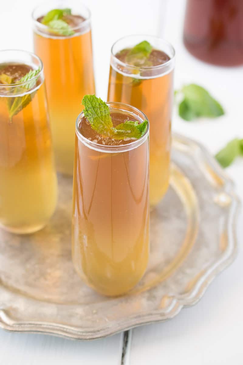 This Early Grey ginger spritzer is a&nbsp;light, refreshing summery drink made of just Earl Grey tea and non alcoholic ginger beer. A simple 2 ingredient drink perfect for sipping on those warmer days or evenings as the sun goes down.