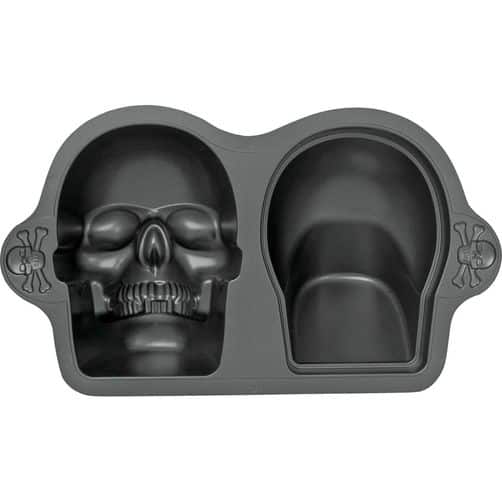 The skull cake pan used to make this cake