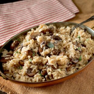 Rice pilaf with mushrooms and sage
