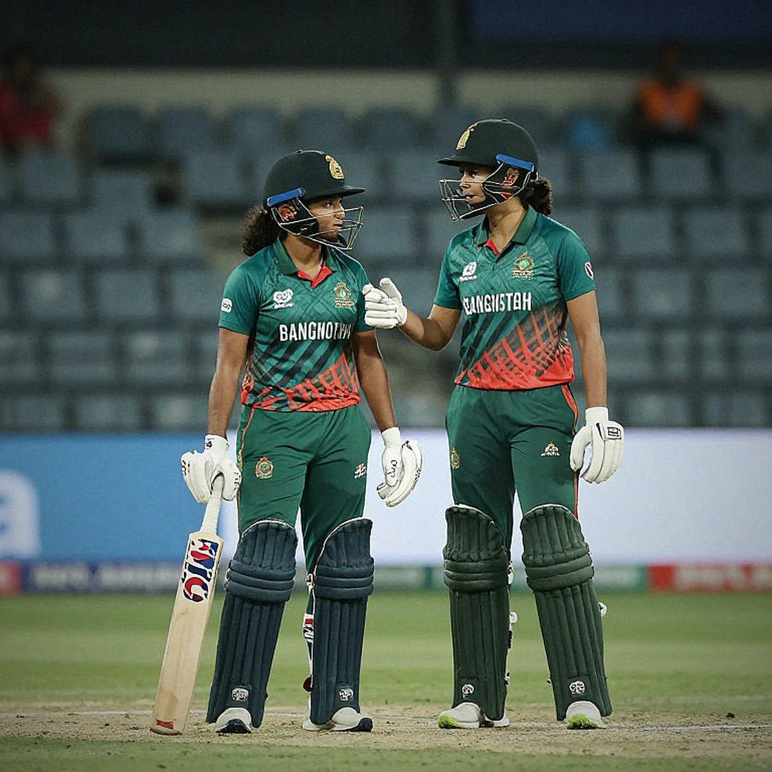 মিরপুরের আট মিটার ও ফ্র্যাঞ্চাইজি জানালা: বাংলাদেশের সাদা বলের ব্লুপ্রিন্ট কেন নিজের প্রতিশ্রুতি ভাঙে
