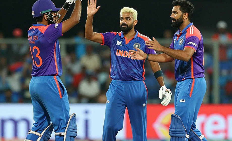 ডারবানের স্লিপ-রেকর্ড: স্মিথের ২২৩ ক্যাচ, লায়ন জুটির ৬৫ — আর ২৬ বলে ৩ রানের এক নীরব ধস