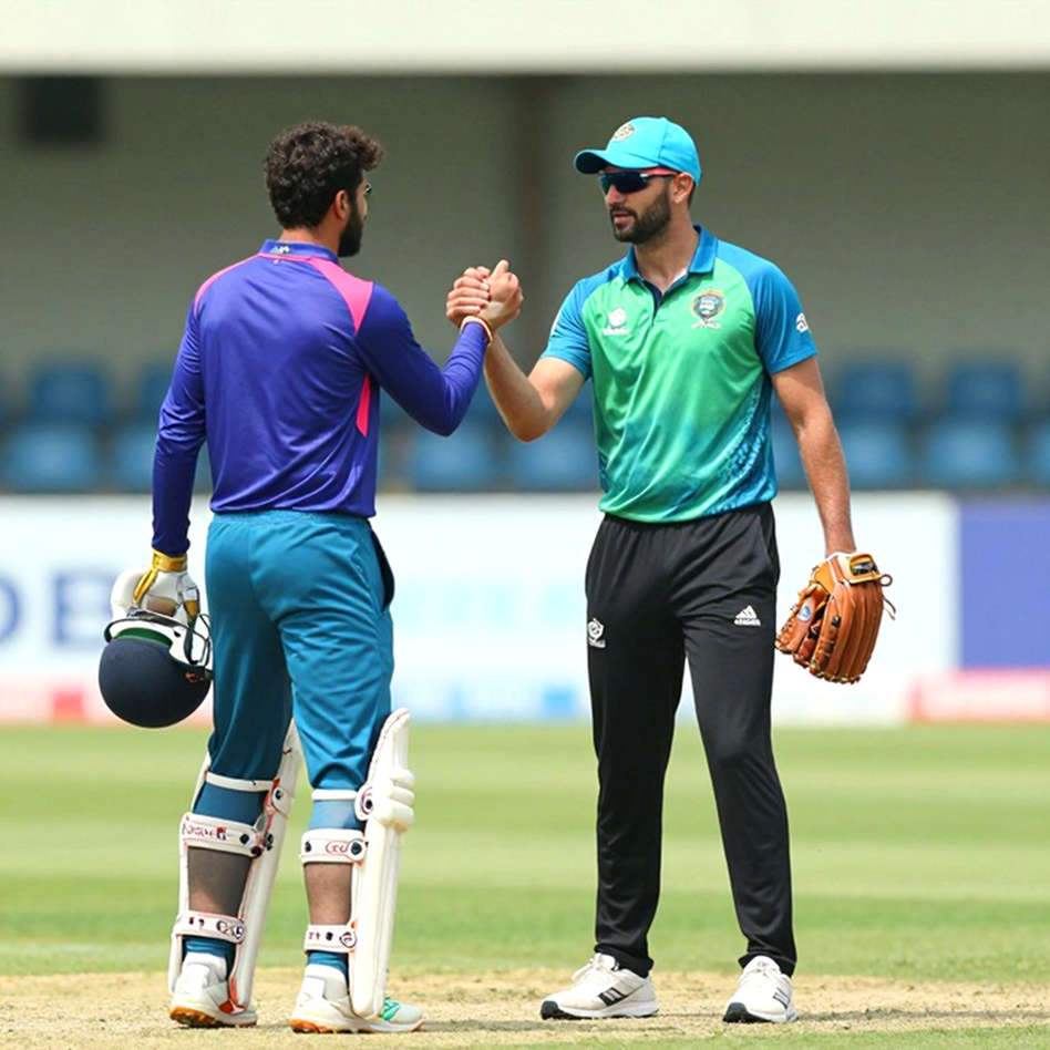তায়্যাব আরিফের তৃতীয় সেঞ্চুরি: ১২০ রানের পেছনে যে ৭.৩০ রান রেট লুকিয়ে আছে
